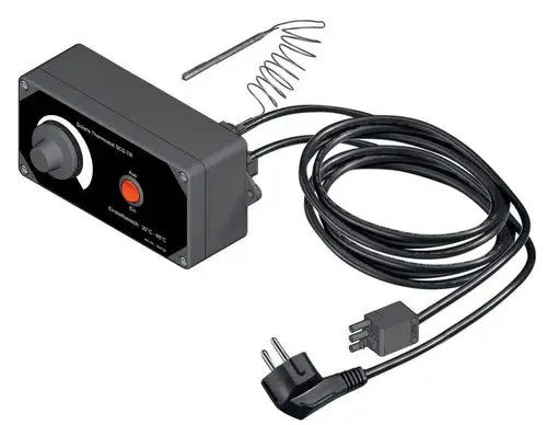 Daikin Thermostatregler mit Einstellknopf, rotem Schalter und Temperatursensor. Ausgestattet mit einem Anschlusskabel und einem vierpoligen Stecker.